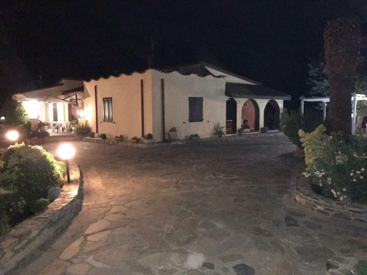 Casa Vacanze La Guzzetta Ranch Villa Canaglia Esterno foto